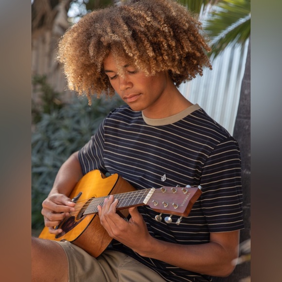 VOLCOM Thorne Mens Black T-Shirt - Picture 2 of 3